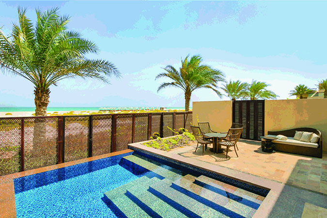 beach_view_suite_terrace_with_plunge_pool_vrx