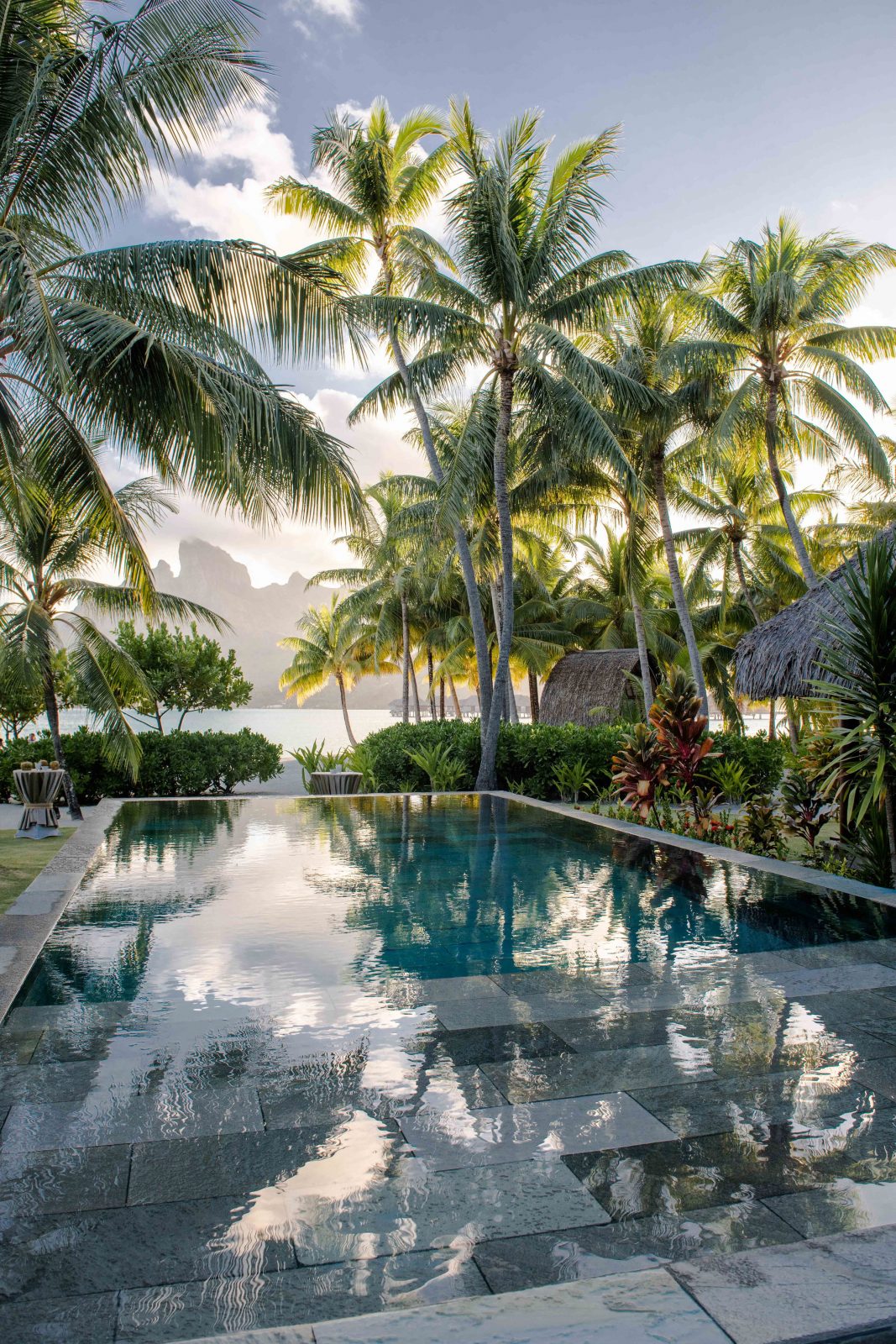 Bora Bora villa pool