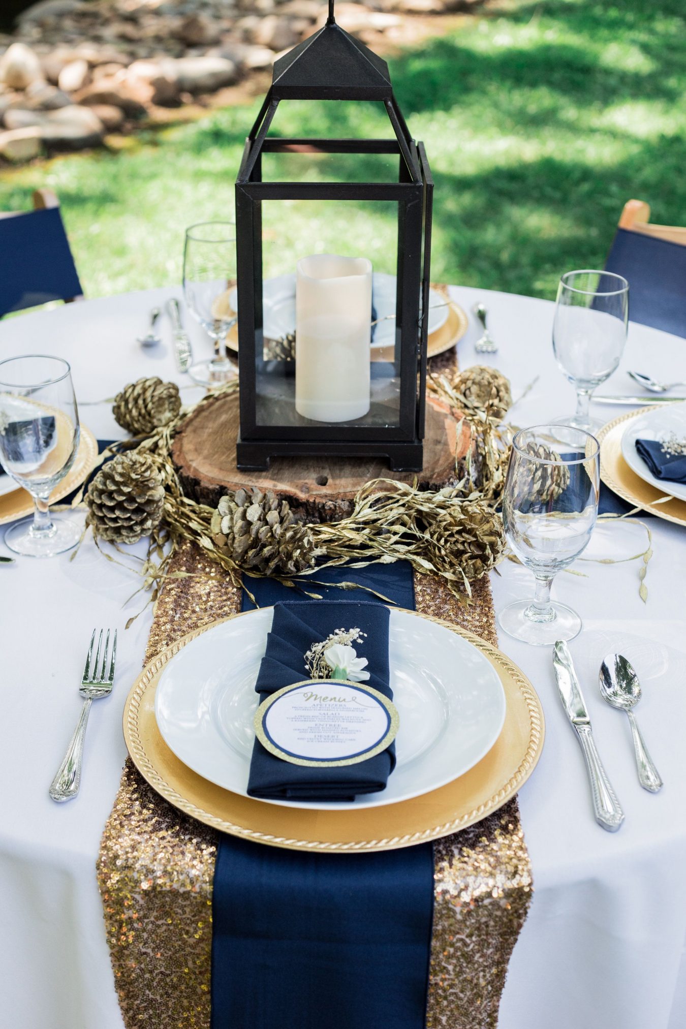 Blue and gold wedding table decor 
