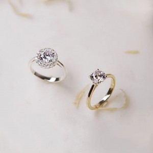 A beautiful pair of wedding rings by Diamonds_By_Pelvi